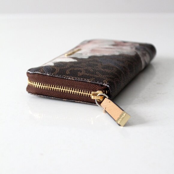 Calvin Klein floral printed wallet - Picture 6 of 10